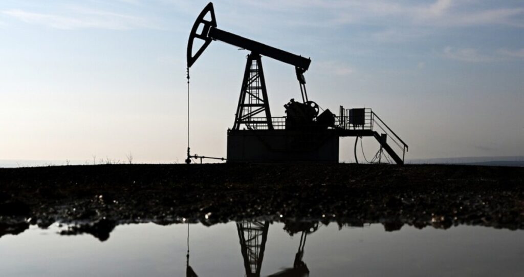 النفط ينخفض وسط مخاوف اضطراب الإمدادات وتوترات أميركية – إيرانية 6 النفط-ينخفض-وسط-مخاوف-اضطراب-الإمدادات-وتوترات-أميركية-–-إيرانية