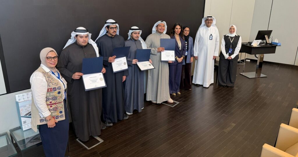 'الوطني' يختتم برنامجاً تدريبياً لطلاب'دسمان' من ذوي الهمم 6 'الوطني'-يختتم-برنامجاً-تدريبياً-لطلاب'دسمان'-من-ذوي-الهمم