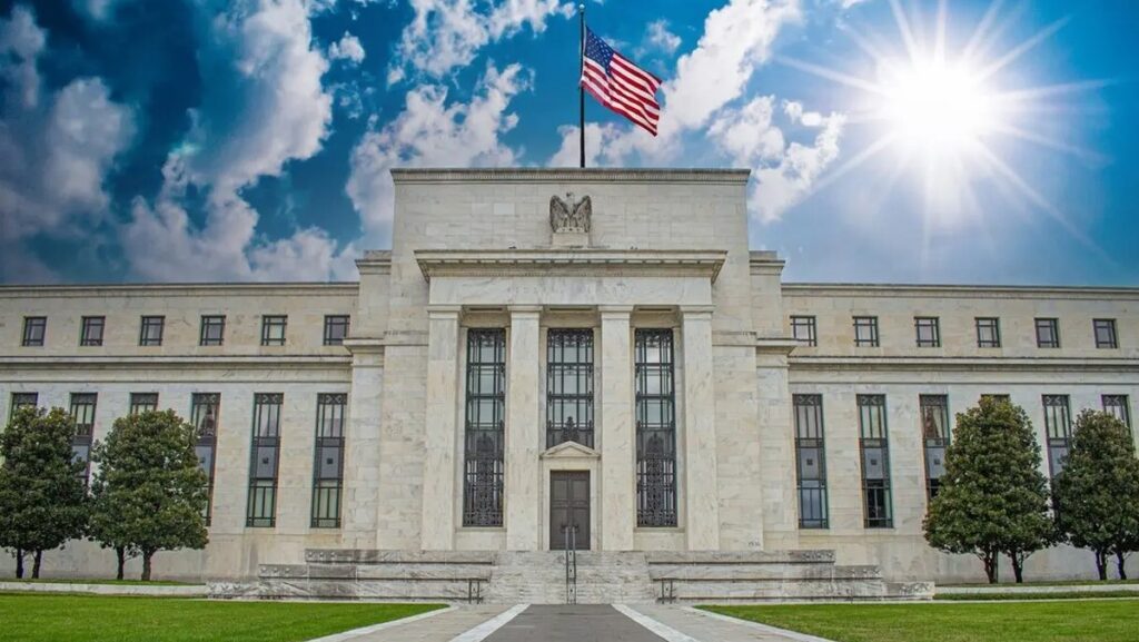 الفيدرالي الأميركي يُبقي الفائدة دون تغيير عند 3.5% – 3.75% 6 الفيدرالي-الأميركي-يُبقي-الفائدة-دون-تغيير-عند-35%-–-3.75%
