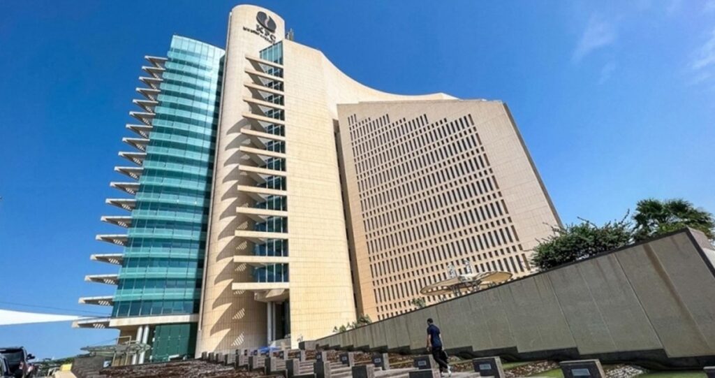 رقمنة شركات 'البترول'... مشاريع تضع القطاع في الريادة 4 رقمنة-شركات-‘البترول’…-مشاريع-تضع-القطاع-في-الريادة