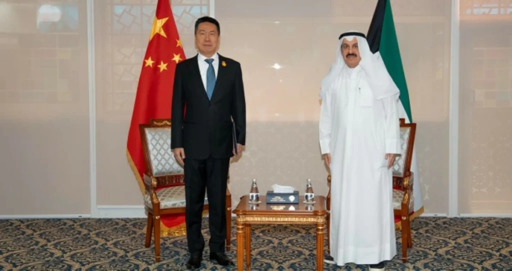 وزير المالية يبحث مع السفير الصيني سبل تعزيز التعاون في المجالات الاقتصادية والتجارية والاستثمارية 5 وزير-المالية-يبحث-مع-السفير-الصيني-سبل-تعزيز-التعاون-في-المجالات-الاقتصادية-والتجارية-والاستثمارية
