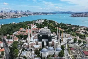 إسطنبول تحقق أكثر من 800 مليون دولار من سياحة المؤتمرات في خمس سنوات وتخطط لتطبيق ذكي لدعم القطاع