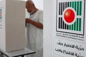 حماس تدعو إلى حوار وطني شامل بعد تأجيل الانتخابات وتحدد عباس موعدًا جديدًا للاقتراع