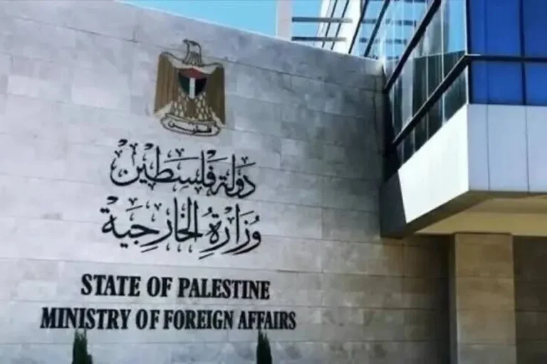 فلسطين تدين هجمات على مطار الملك خالد وتدعو لدعم إجراءات أمن السعودية